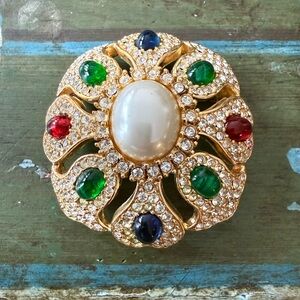 Elegant Gold and Gemstone Brooch